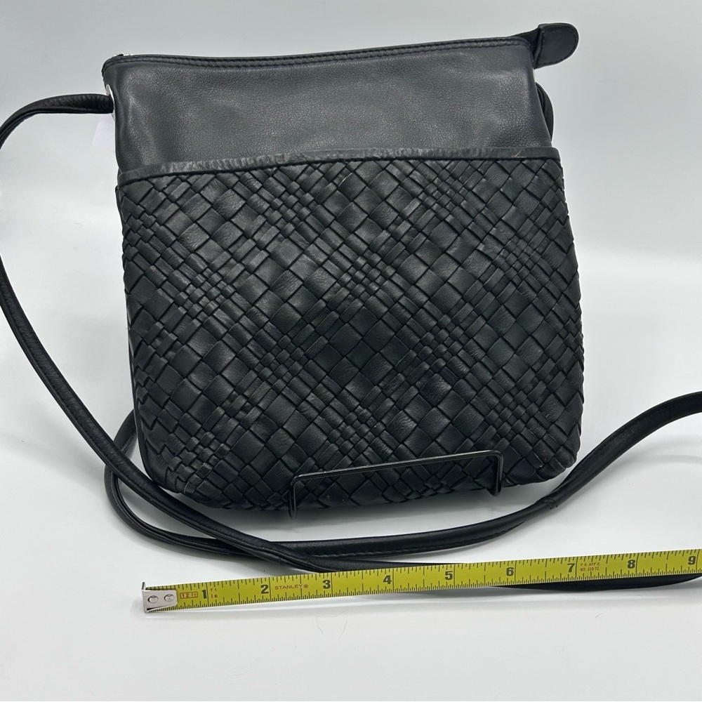 ILI Black Woven Crossbody Bag